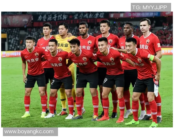 深圳足球队的崛起之路：揭秘他们背后的力量与激情